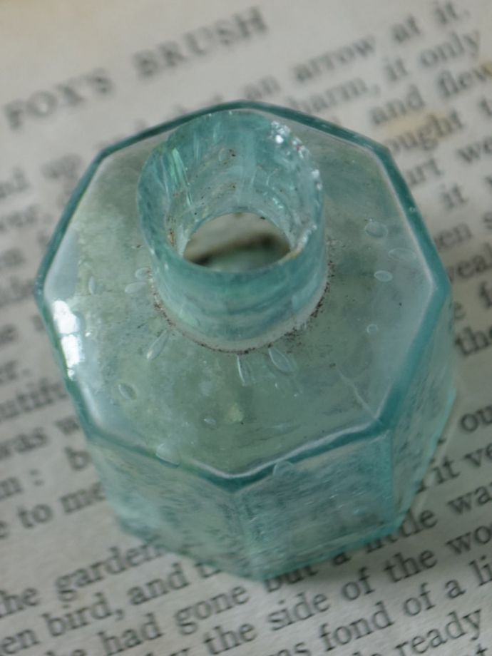 おしゃれなアンティークガラス雑貨