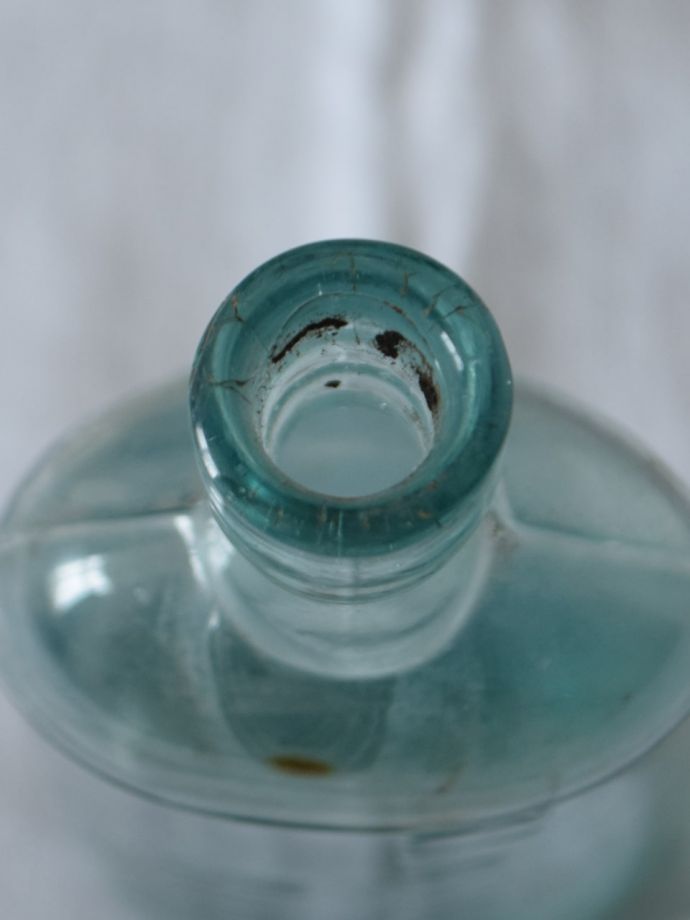 おしゃれなアンティークガラス雑貨