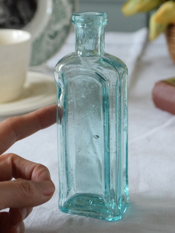 アンティークのガラス雑貨