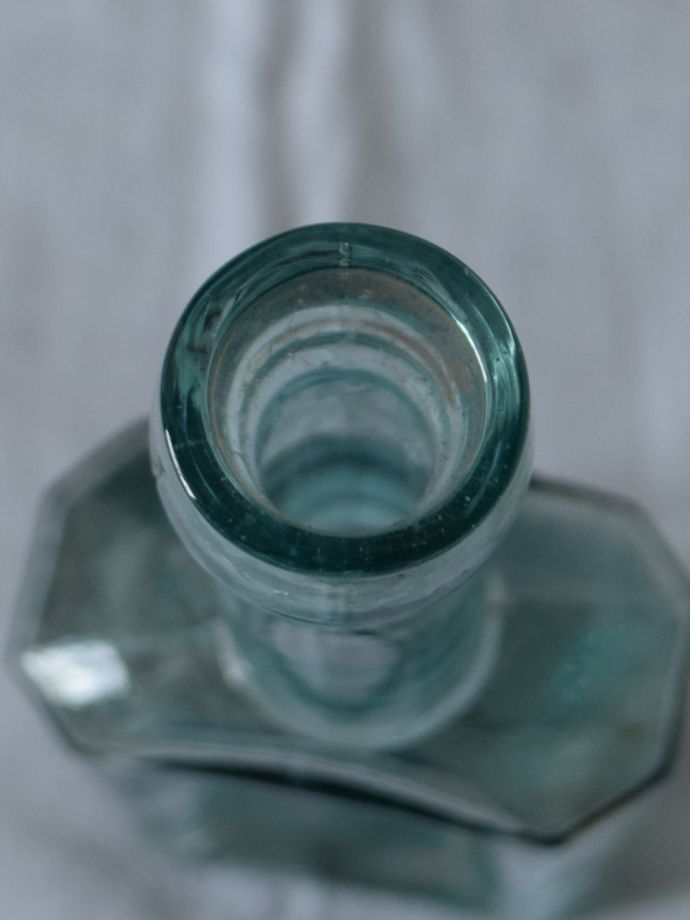 おしゃれなアンティークガラス雑貨