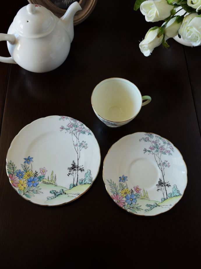 英国アンティークのおしゃれな食器