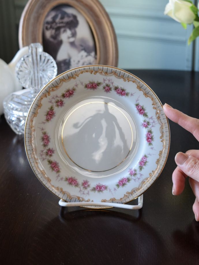 オールドノリタケローズプレートアンティーク オールドノリタケの美しい陶磁器、ミニ薔薇が可愛いアンティークケーキ