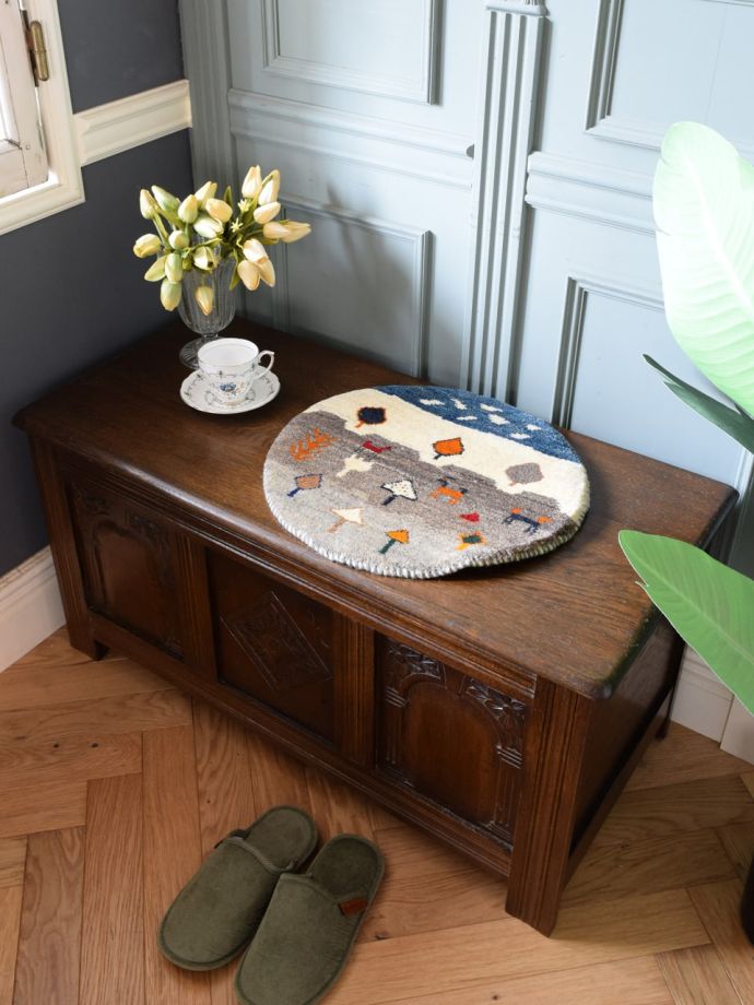 草木染の手織りの絨毯ギャッベ