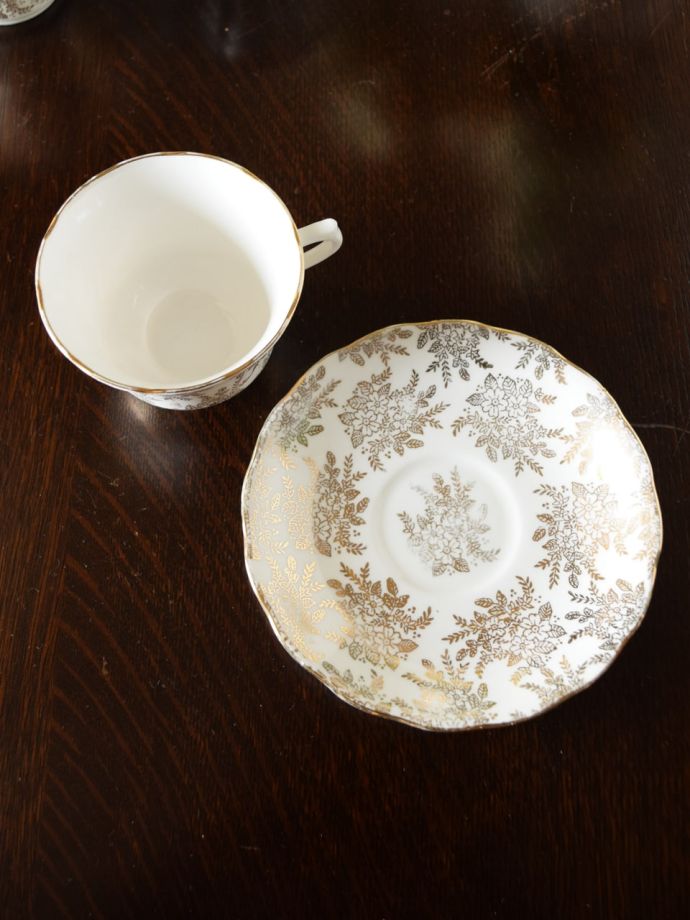 英国アンティークのおしゃれな食器