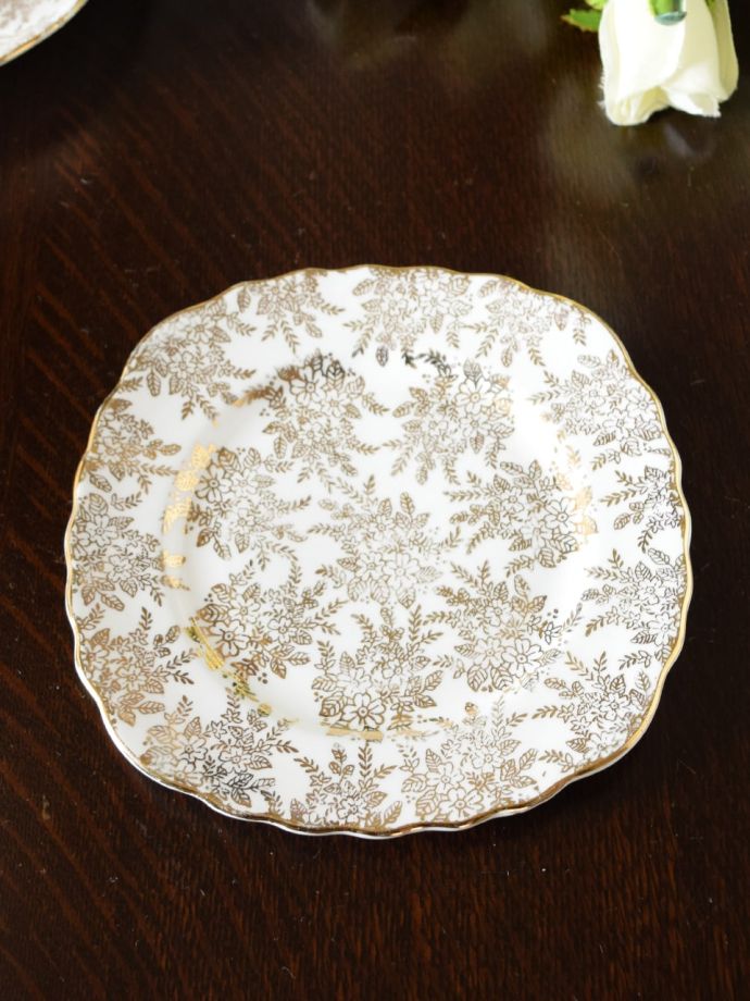 英国アンティークのおしゃれな食器