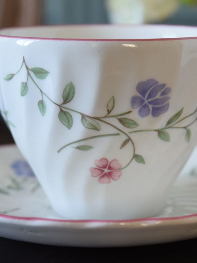 ジョンソン・ブラザーズのカップ&ソーサー