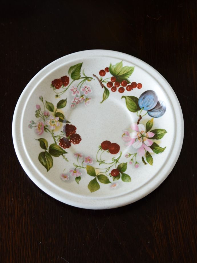 英国アンティークのおしゃれな食器