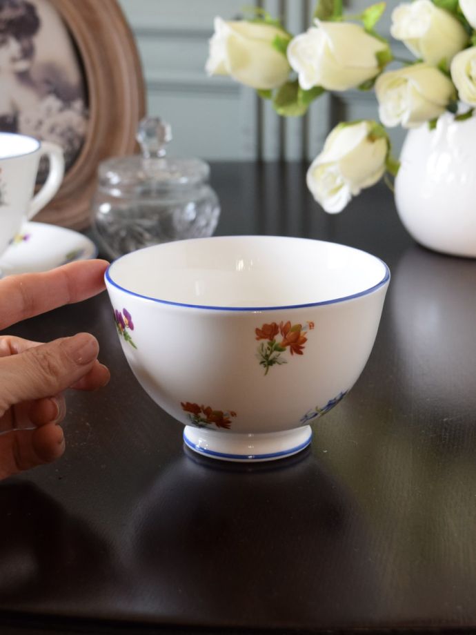 陶磁器のシュガーボウル