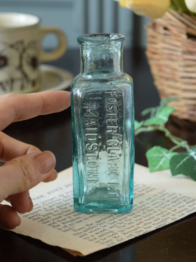 アンティークのガラス雑貨