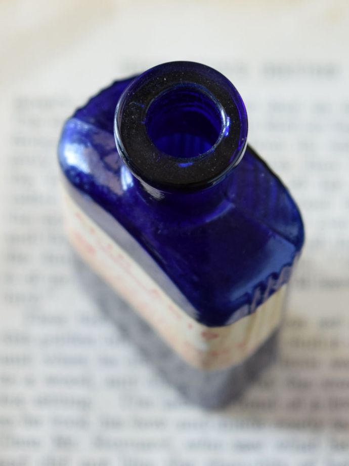 おしゃれなアンティークガラス雑貨