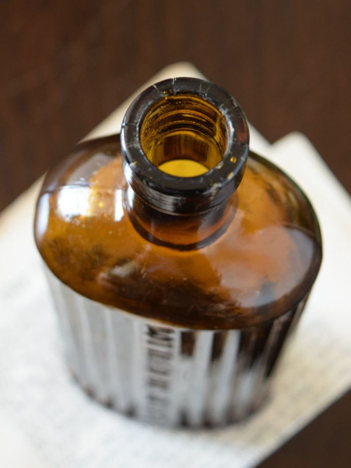 おしゃれなアンティークガラス雑貨