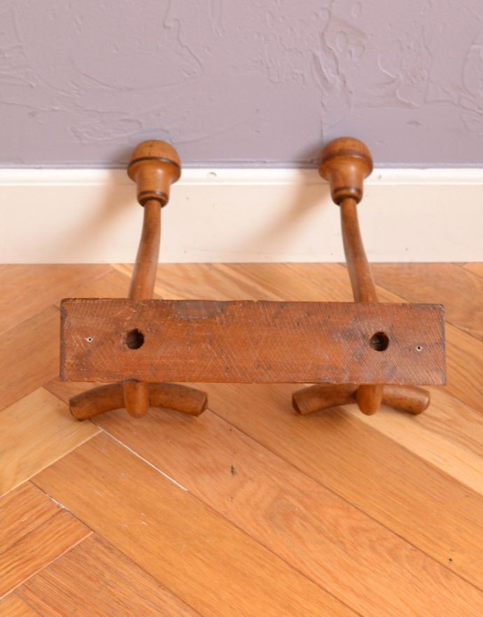 ウォールシェルフ・ウォールハンガー アンティーク家具 フランスのアンティーク壁付けフック、バンブー×木製のベントウッドのコート2連フック。きちんとメンテナンスしてあるので、裏側もキレイです。(m-559-f)