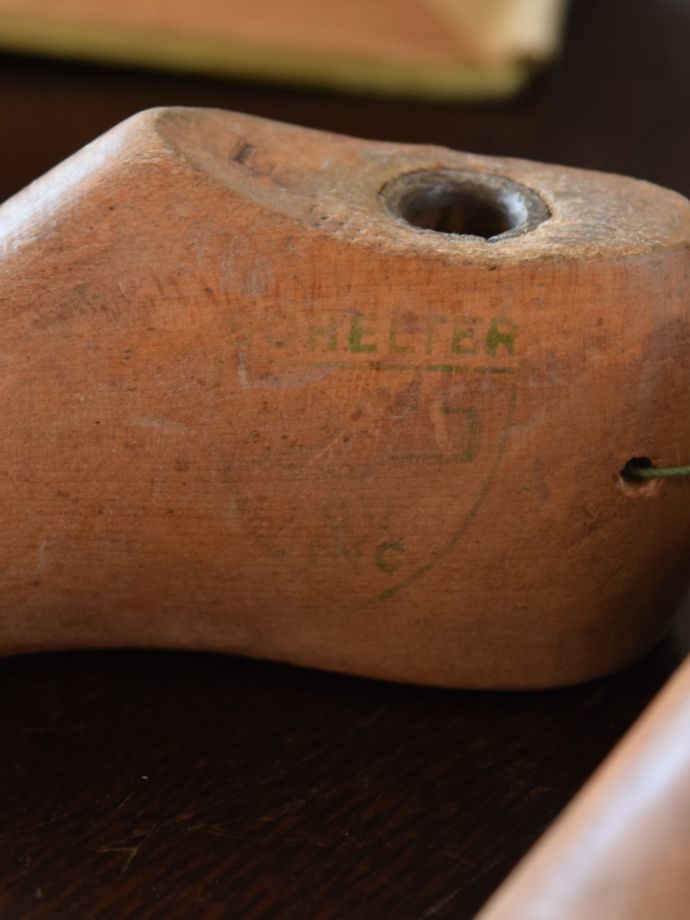 アンティークの木靴