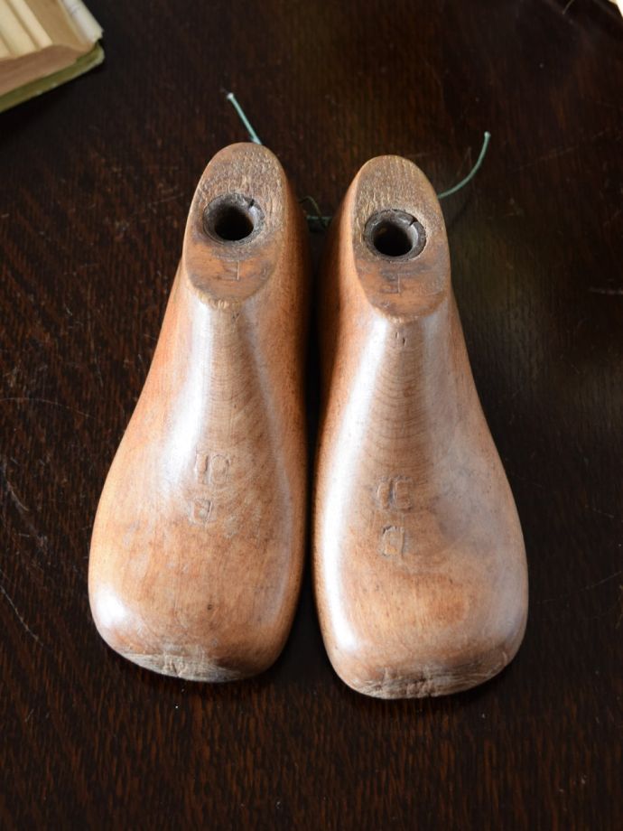 アンティークの木の雑貨