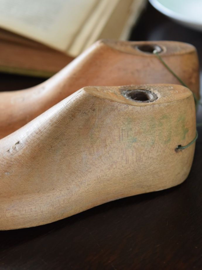 アンティークの木靴