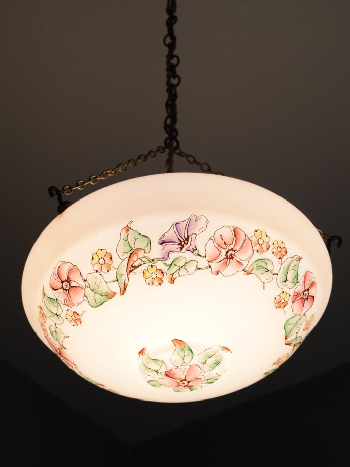 アンティーク照明の美しい灯り