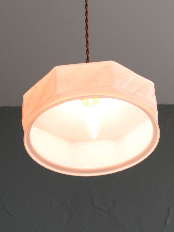 アンティーク照明の美しい灯り