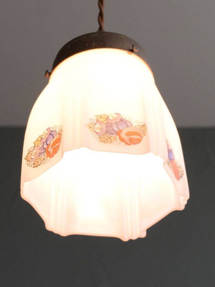 アンティーク照明の美しい灯り