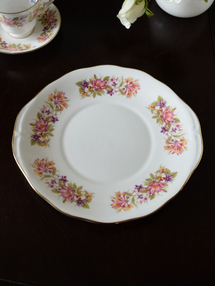 英国アンティークのおしゃれな食器