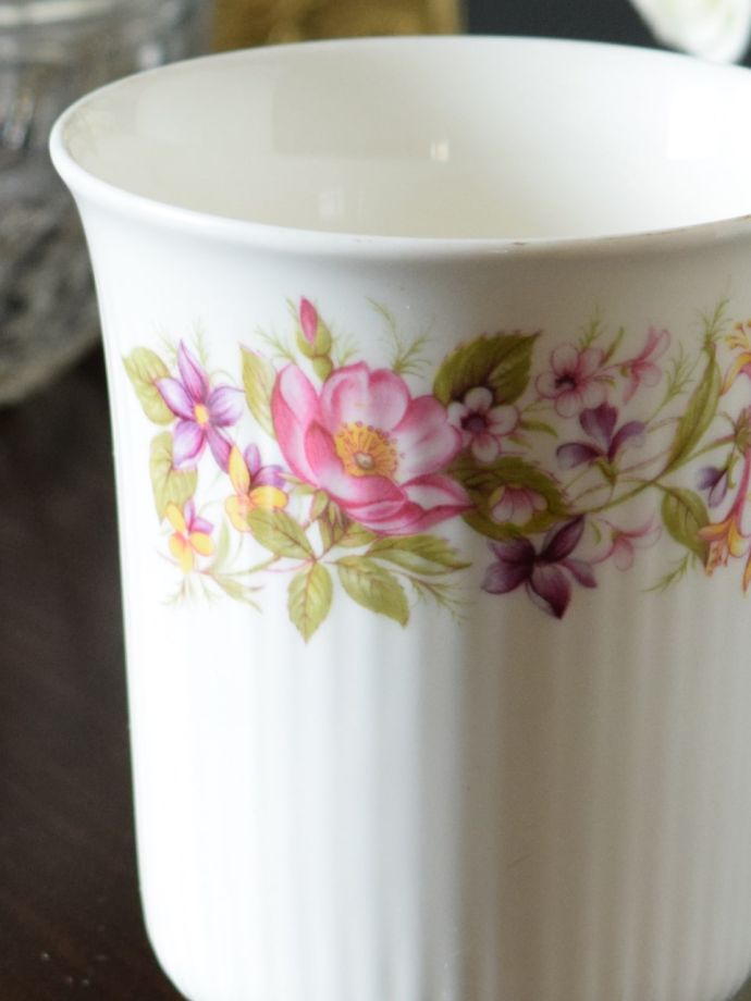 Colcloughのアンティークマグカップ