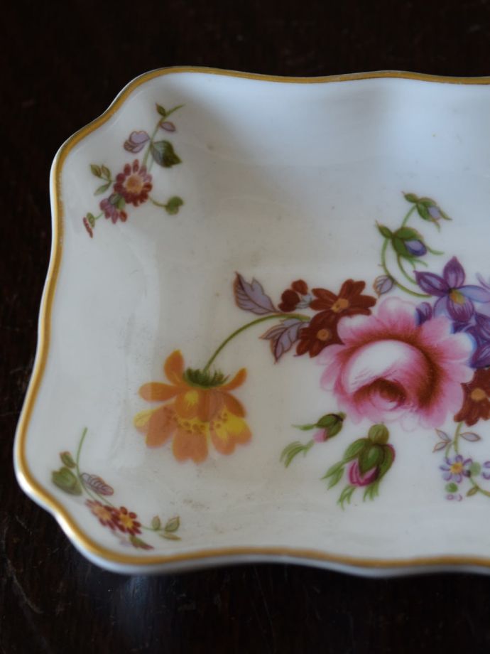 ロイヤルクラウンダービーの「ポジー」