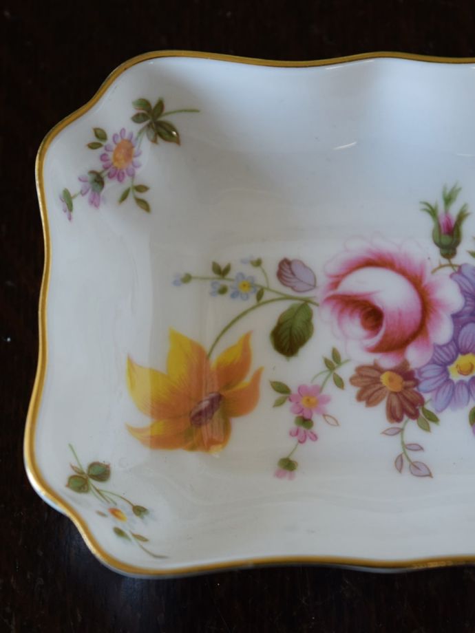 ロイヤルクラウンダービーの「ポジー」