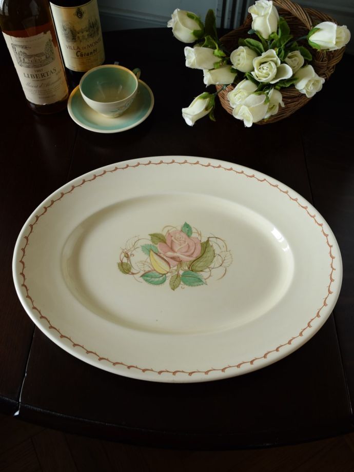 英国アンティークのおしゃれな食器