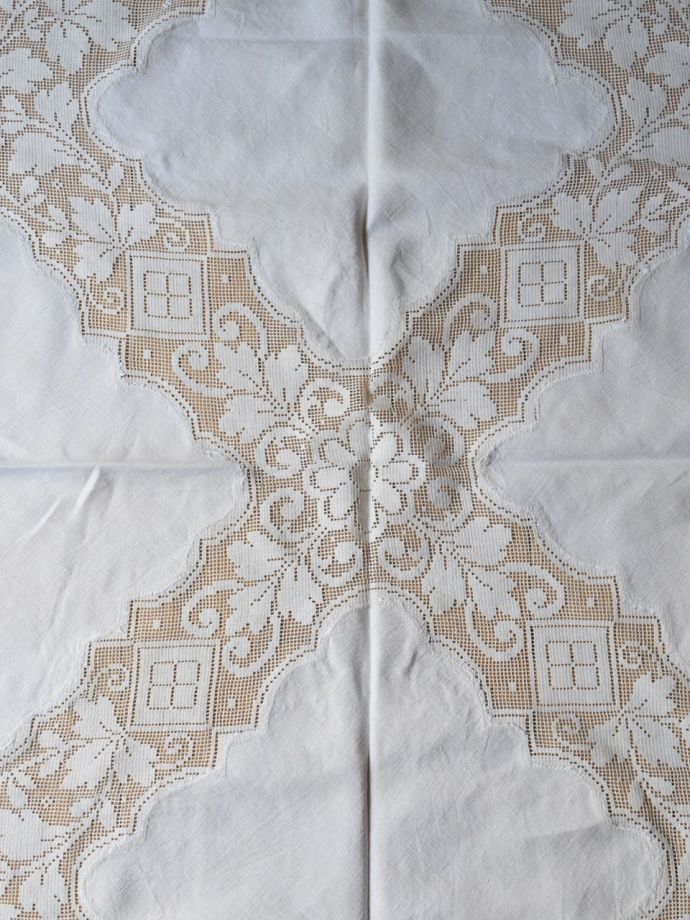 アンティークのクロス