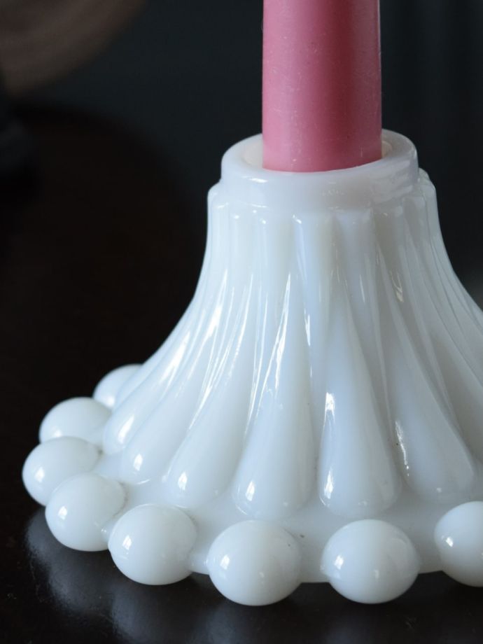 アンティークのミルクガラスの燭台、ミルク色のキャンドルスタンド(m