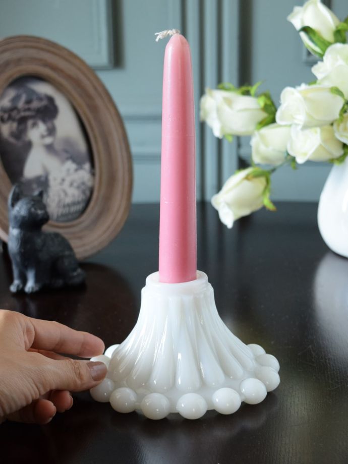 アンティークのミルクガラスの燭台、ミルク色のキャンドルスタンド(m