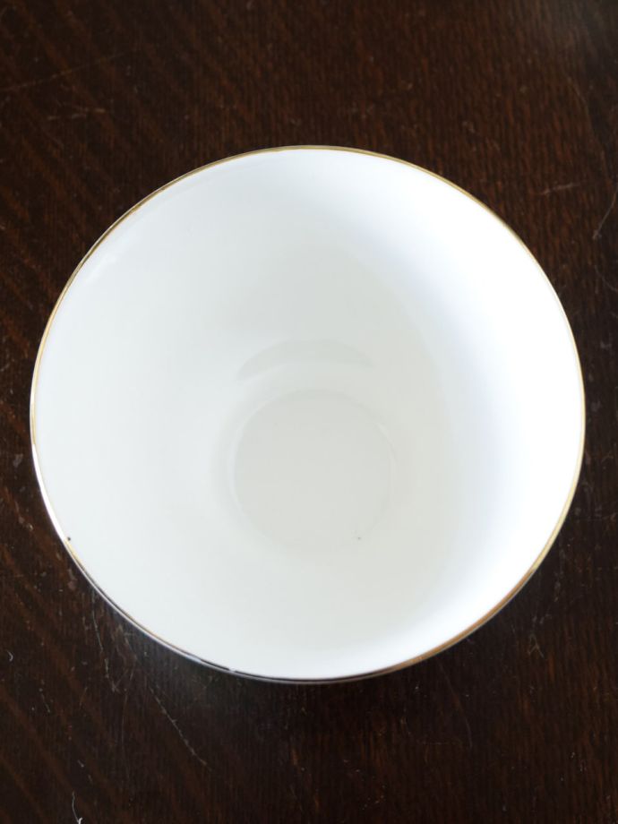 英国アンティークのおしゃれな食器