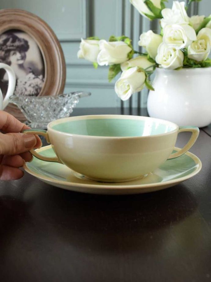 スージークーパー（Susie Cooper）のビンテージ食器、ドレスデン