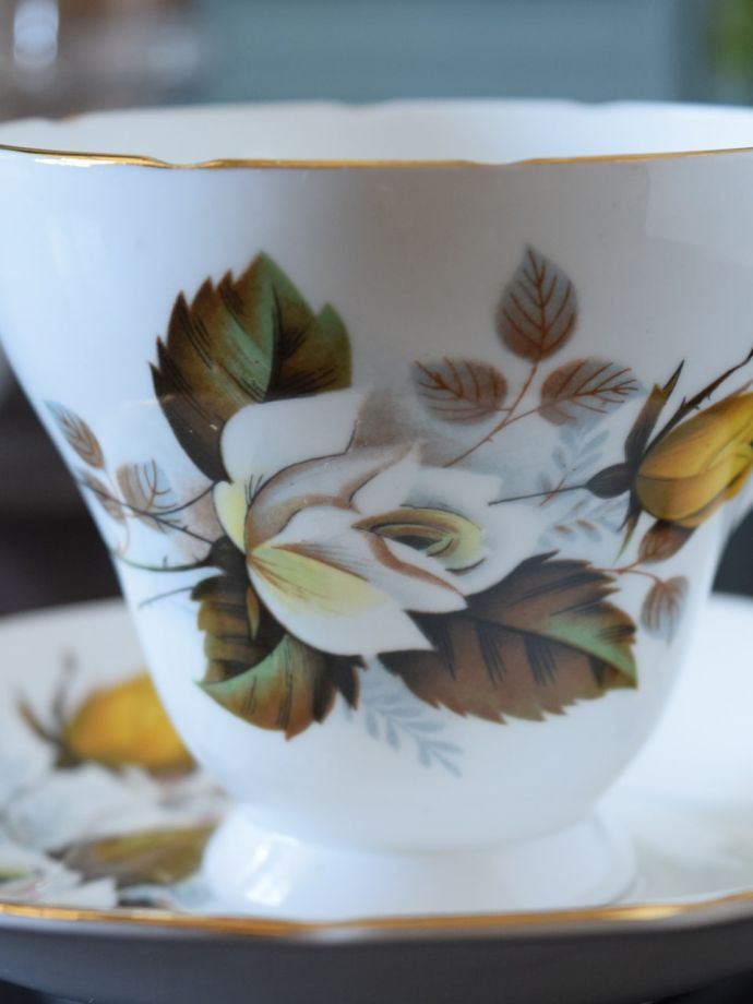 アンティークのカップ&ソーサー