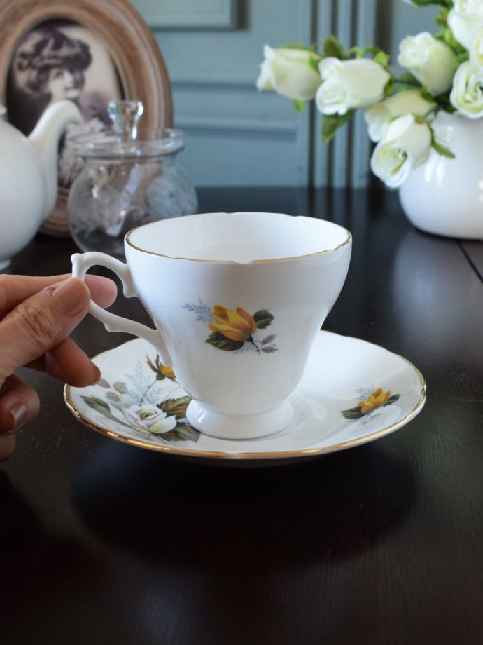 イギリスのカップ&ソーサー