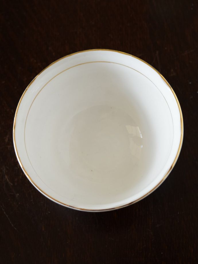 英国アンティークのおしゃれな食器