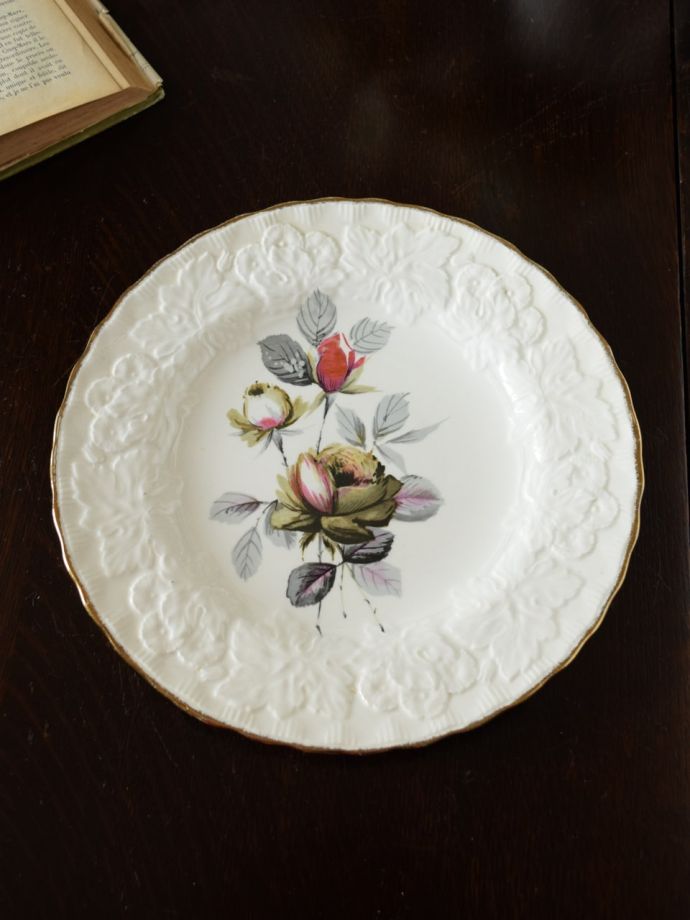 英国アンティークのおしゃれな食器