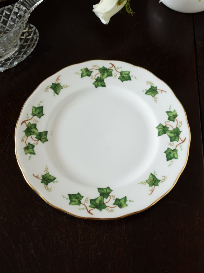 英国アンティークのおしゃれな食器