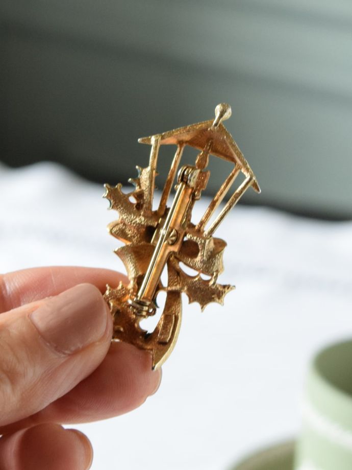 おしゃれなブローチ