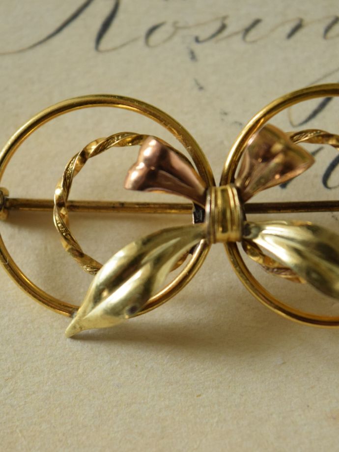 アンティークのブローチ