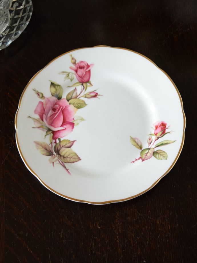 英国アンティークのおしゃれな食器