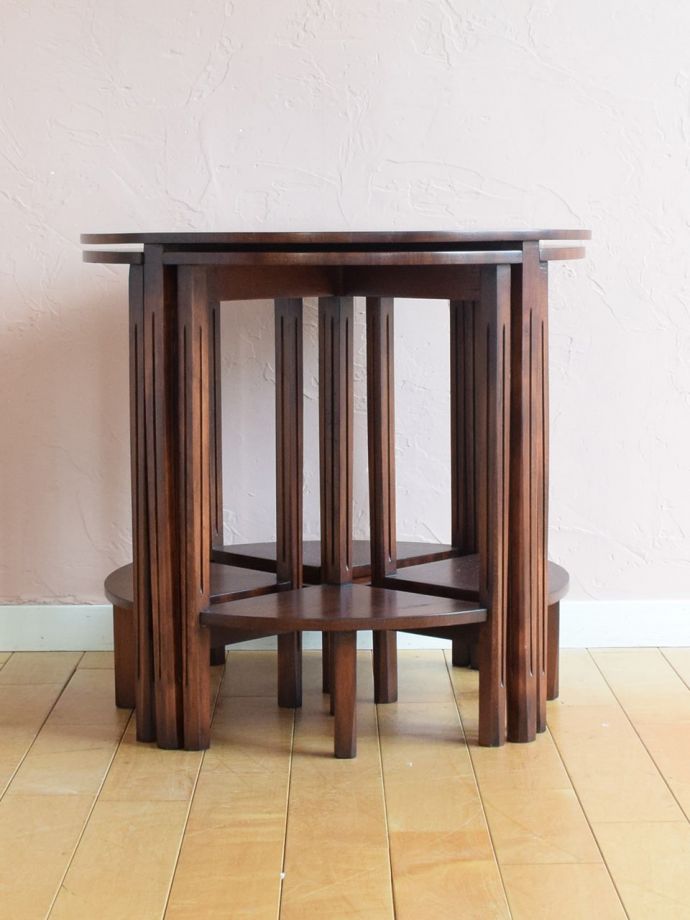 コーヒーテーブルの側面