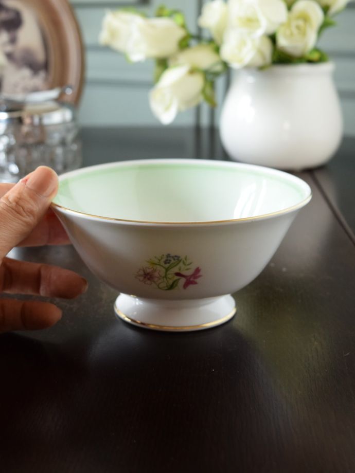 陶磁器のシュガーボウル