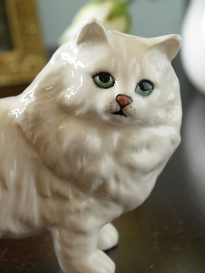 イギリスアンティークのオブジェ、ベスウィック社のペルシャネコの置物