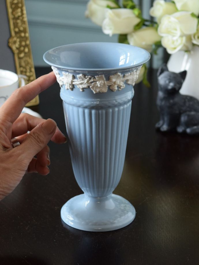 ウェッジウッドのフラワーベース