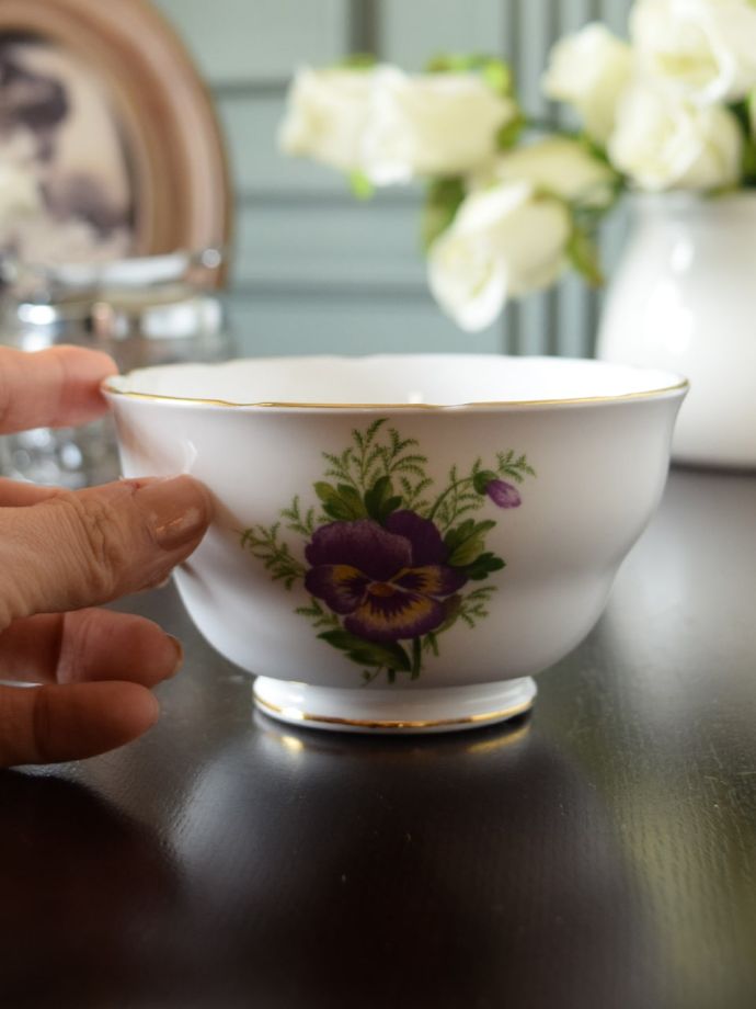 陶磁器のシュガーボウル