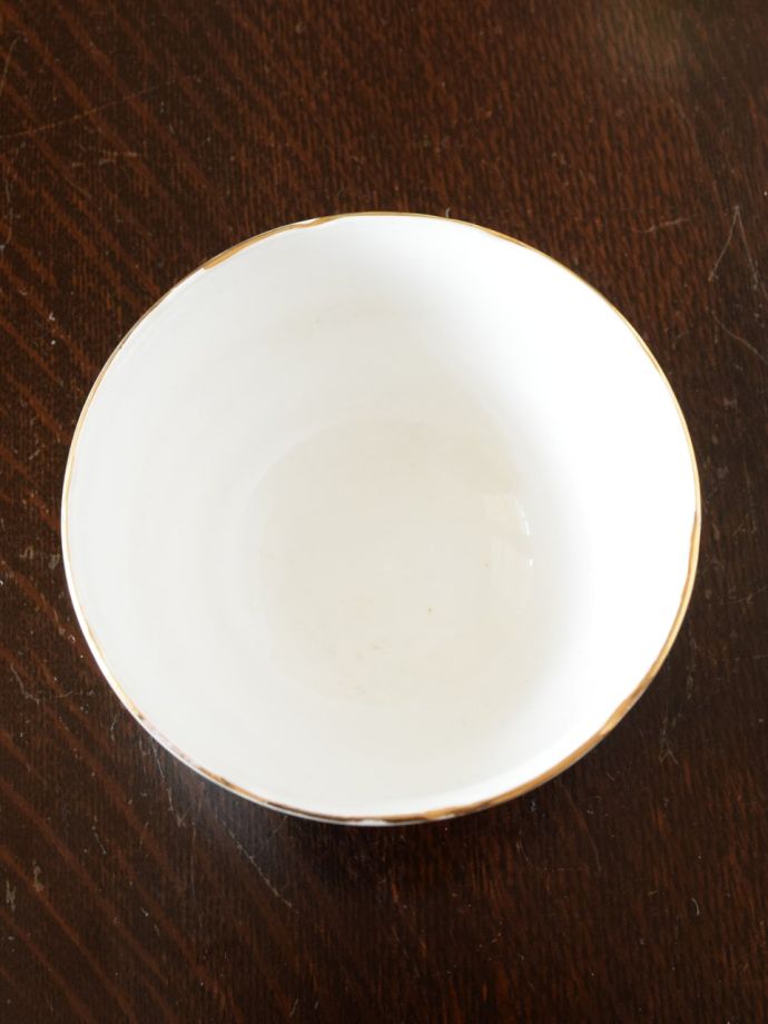 英国アンティークのおしゃれな食器