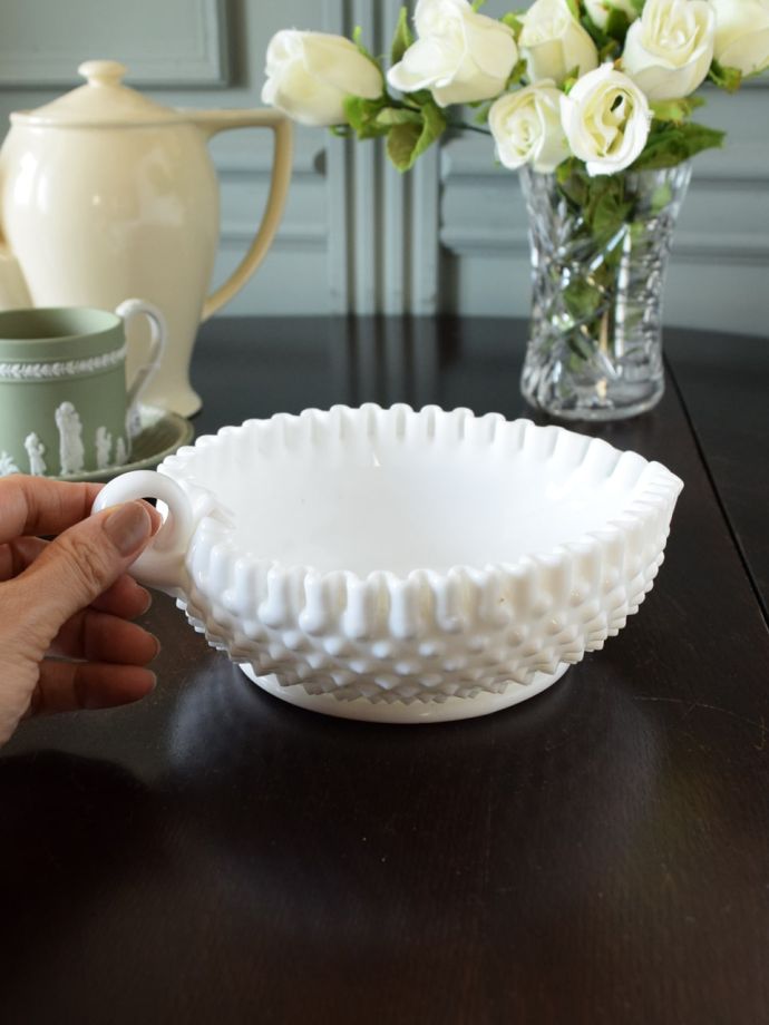 便利に使えるアンティークガラスの食器