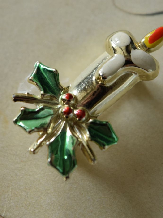 アンティークのブローチ