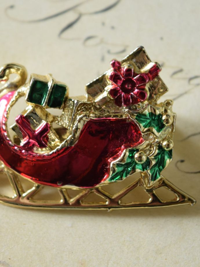 アンティークのブローチ