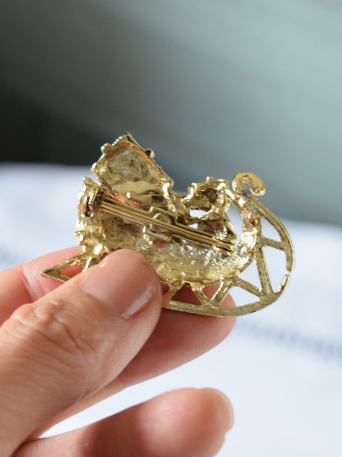 おしゃれなブローチ